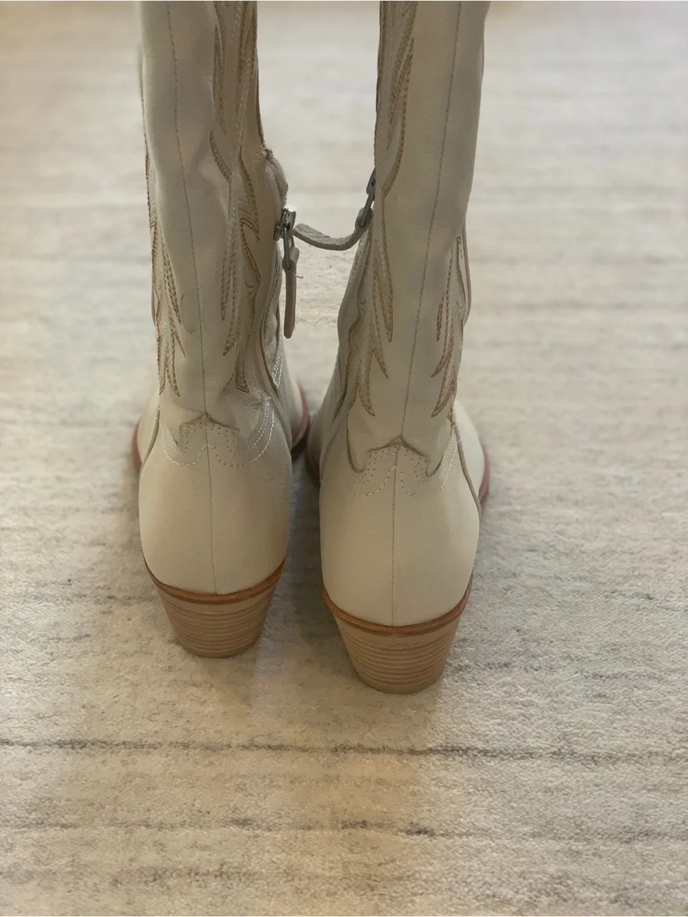 NWT—-Dolce Vita Cream embroidered Shiren boots in Sand Nubuck - Picture 5 of 11